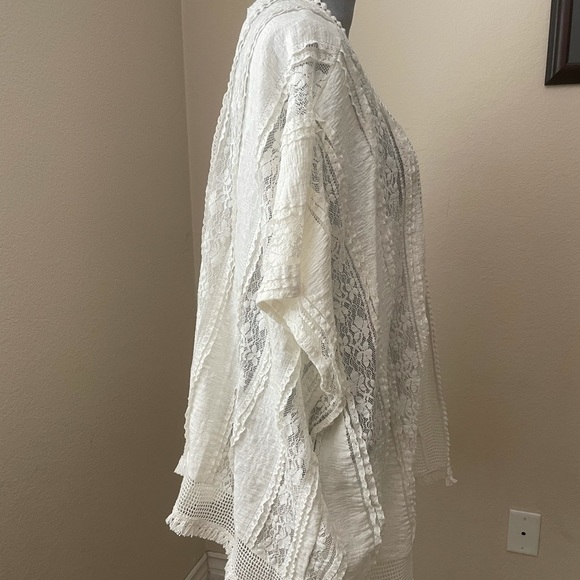 Gorgeous kimono style top - Picture 4 of 5